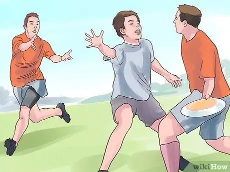 Играть в Ultimate Frisbee Step 17