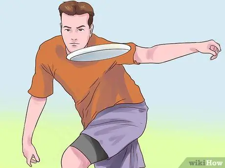 Играть в Ultimate Frisbee Step 6