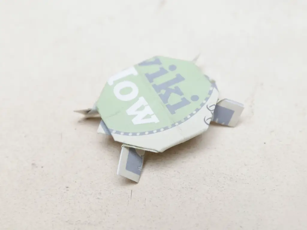 Как сделать черепаху из долларовой купюры (с иллюстрациями)