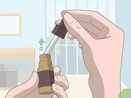 Используйте капельницу для масла CBD Step 4