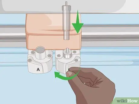 Измените лезвие Cricut Шаг 10