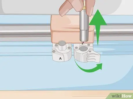 Измените лезвие Cricut Шаг 11