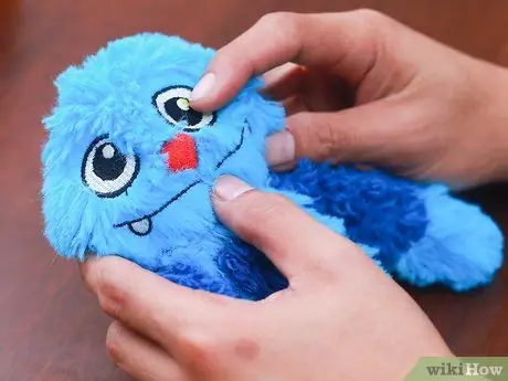 Вымойте мягкие игрушки Шаг 7