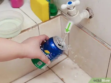 Сделайте подставку для карандашей из банки. Шаг 2