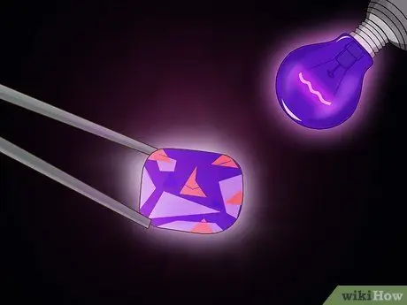 Определите, настоящий ли розовый сапфир Шаг 8