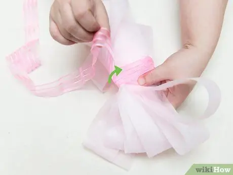 Сделайте бантики на скамейке Шаг 5