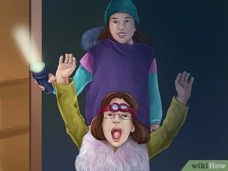 Играть в фонарик Шаг 10
