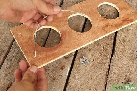 Делаем канделябры из старых бутылок Шаг 16