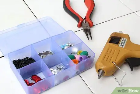 Сделайте канделябры из старых бутылок Шаг 9