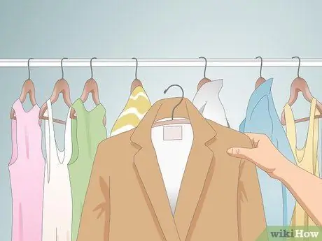 Покажите одежду на стене Шаг 17