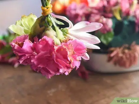 Сделать букет из засушенных цветов Шаг 9