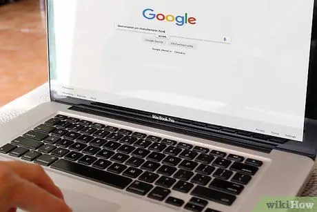 Сделайте эмалированные булавки Шаг 7