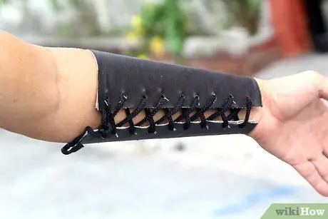Создание кожаных наручи Шаг 13