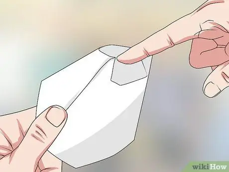 Сделайте бумажные стаканчики. Шаг 10