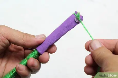 Изготовить метелку из перьев. Шаг 6