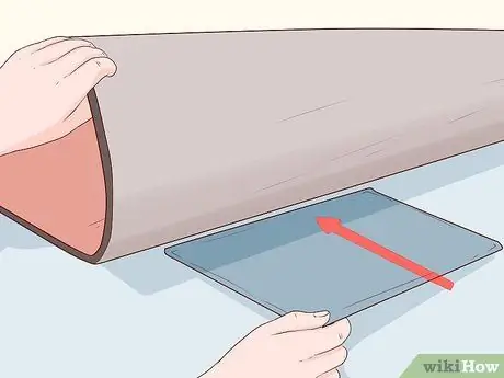 Удаление вмятин от мебели с ковра Шаг 2