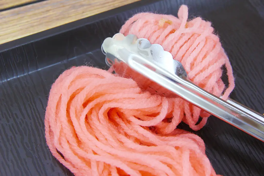 Как красить пряжу в мультиварке: 14 шагов (с иллюстрациями)