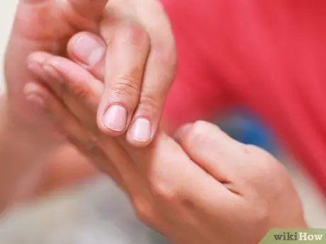 Похоже, вы отрываете большой палец от руки Шаг 6