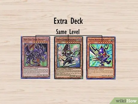 Постройте Yu Gi Oh! Колода Step 7