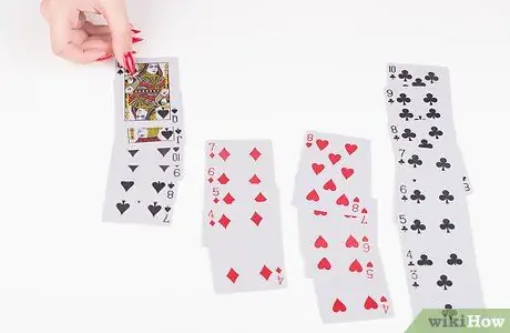 Играйте в карточную игру под названием «Семерки», шаг 5 Играйте в карточную игру под названием «Семерки», шаг 5