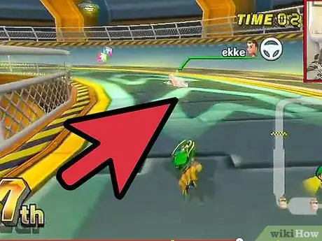 Используйте предметы в качестве щитов в Mario Kart Wii, шаг 11