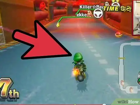 Используйте предметы в качестве щитов в Mario Kart Wii, шаг 13