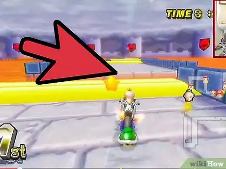 Используйте предметы в качестве щитов в Mario Kart Wii, шаг 2