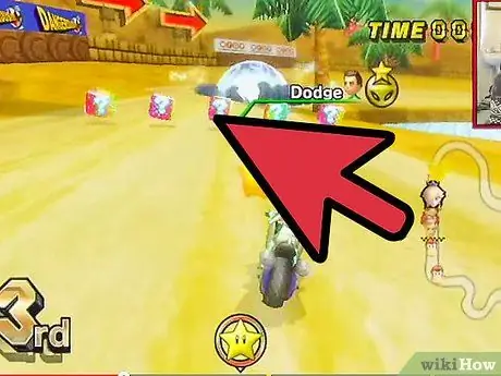 Используйте предметы в качестве щитов в Mario Kart Wii, шаг 4