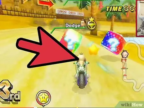 Используйте предметы в качестве щитов в Mario Kart Wii, шаг 5