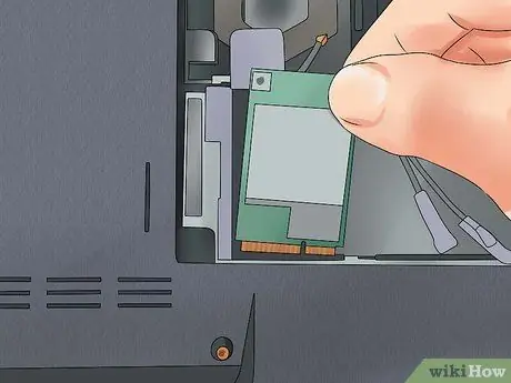 Разберите жир PS3, чтобы очистить Шаг 7