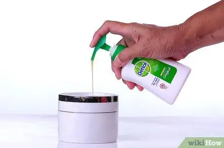 Удаление краски с металлических и пластиковых моделей с помощью Dettol Step 2
