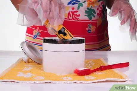 Удаление краски с металлических и пластиковых моделей с помощью Dettol Step 6