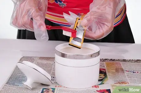 Удаление краски с металлических и пластиковых моделей с помощью Dettol Step 7