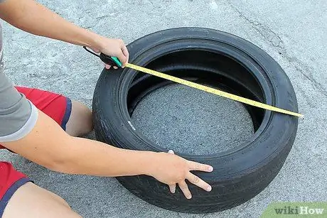 Сделайте стол для гостиной из старой покрышки Шаг 2