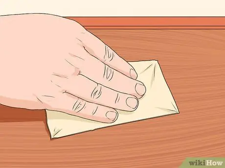 Нанесите полиуретан Step 12