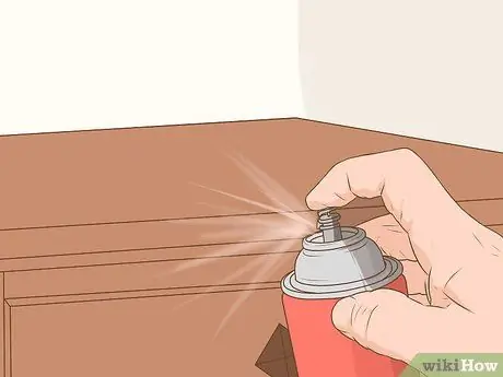 Нанесите полиуретан Step 9