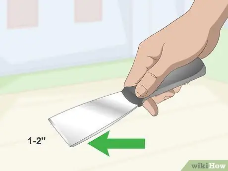 Откройте банку с краской, шаг 3