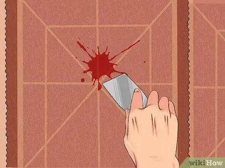 Удаление пятен латексной краски с ковра Шаг 1