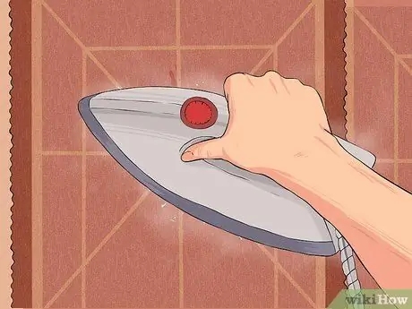 Удаление пятен латексной краски с ковра Шаг 9