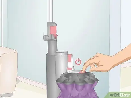 Используйте насадки Dyson, шаг 1 Используйте насадки Dyson, шаг 1