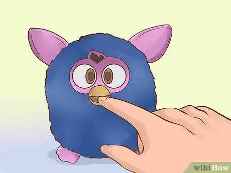 Позаботьтесь о своем Furby Шаг 4 Позаботьтесь о своем Furby Шаг 4