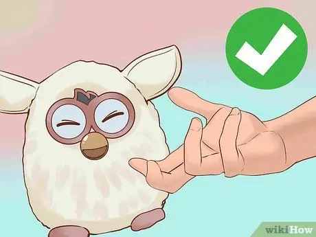 Позаботьтесь о своем Furby Шаг 8 Позаботьтесь о своем Furby Шаг 8