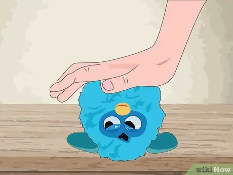 Будьте хорошим владельцем Mute Furby Шаг 9