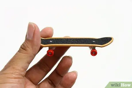 Снимите Griptape с технической колоды Шаг 1