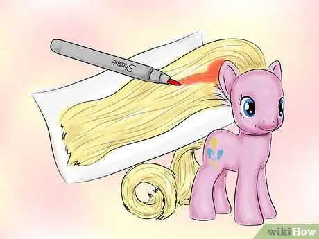 Сделайте обычай My Little Pony с маркерами Sharpie Шаг 3