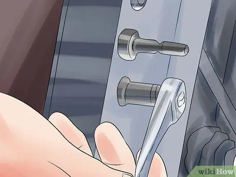 Установите двери Lambo Doors Step 4