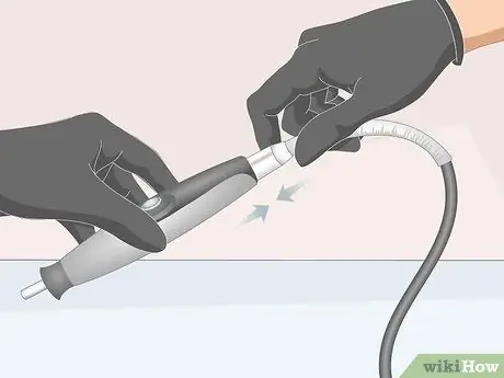 Вырезать дерево с помощью инструмента Dremel Шаг 6