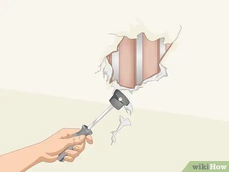 Ремонт отверстий в штукатурке стен Шаг 3