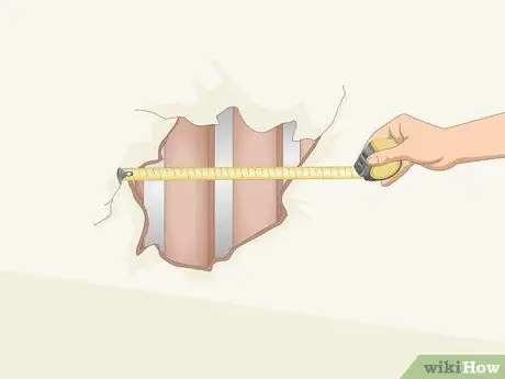 Ремонт отверстий в штукатурке стен Шаг 4