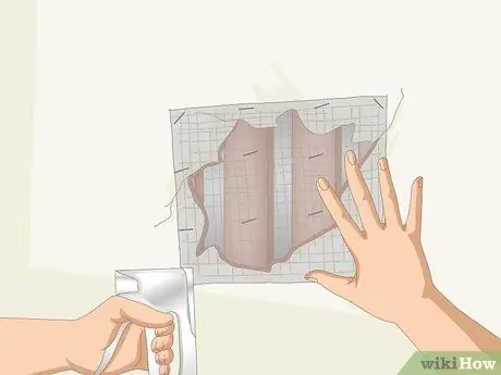 Ремонт отверстий в штукатурке стен Шаг 6